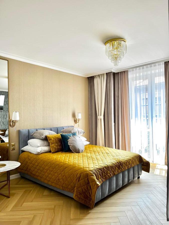 Gold Apartments Jacuzzi Room Ζεστοκόβα Εξωτερικό φωτογραφία