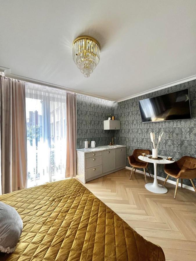 Gold Apartments Jacuzzi Room Ζεστοκόβα Εξωτερικό φωτογραφία