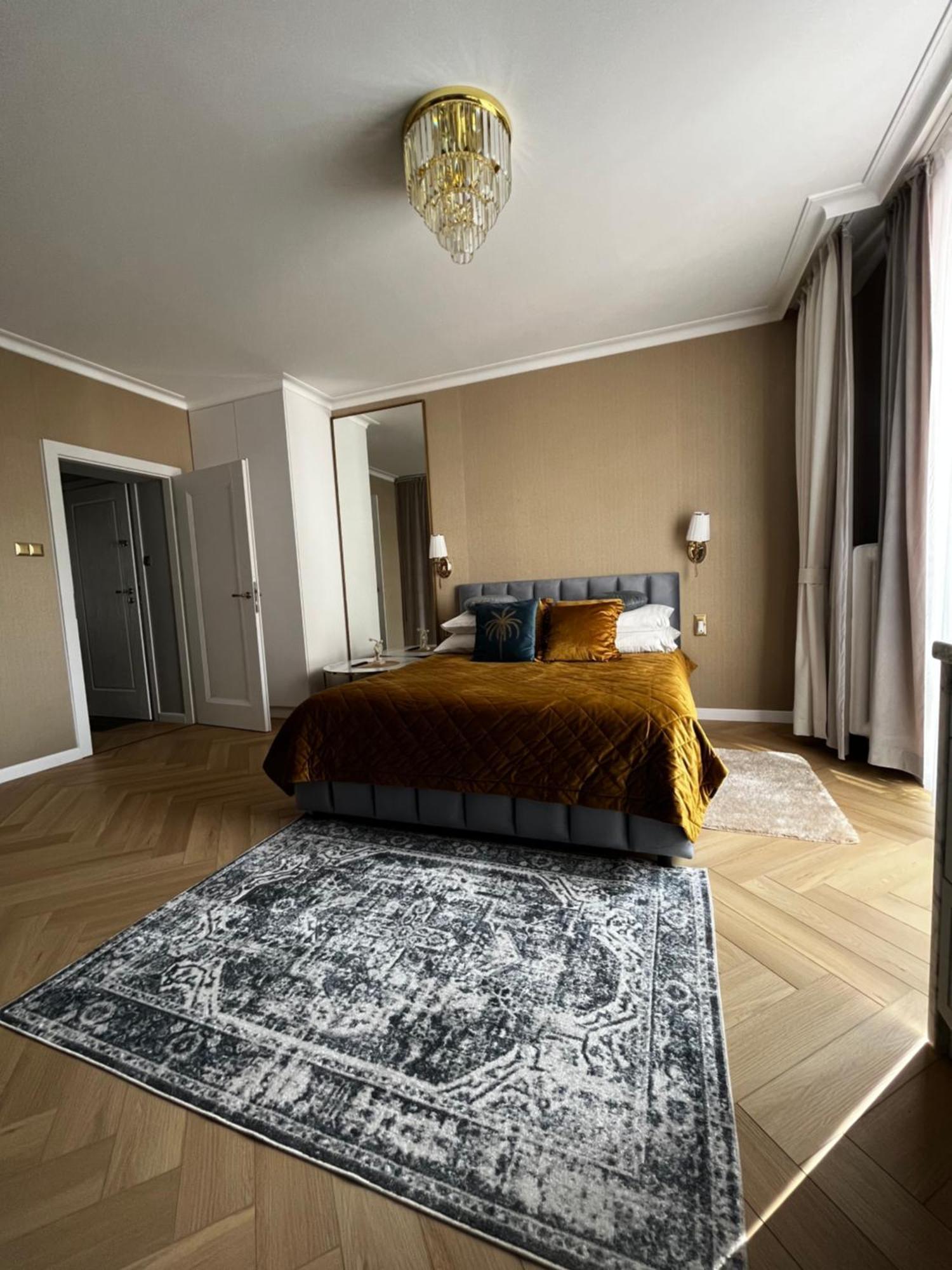 Gold Apartments Jacuzzi Room Ζεστοκόβα Εξωτερικό φωτογραφία