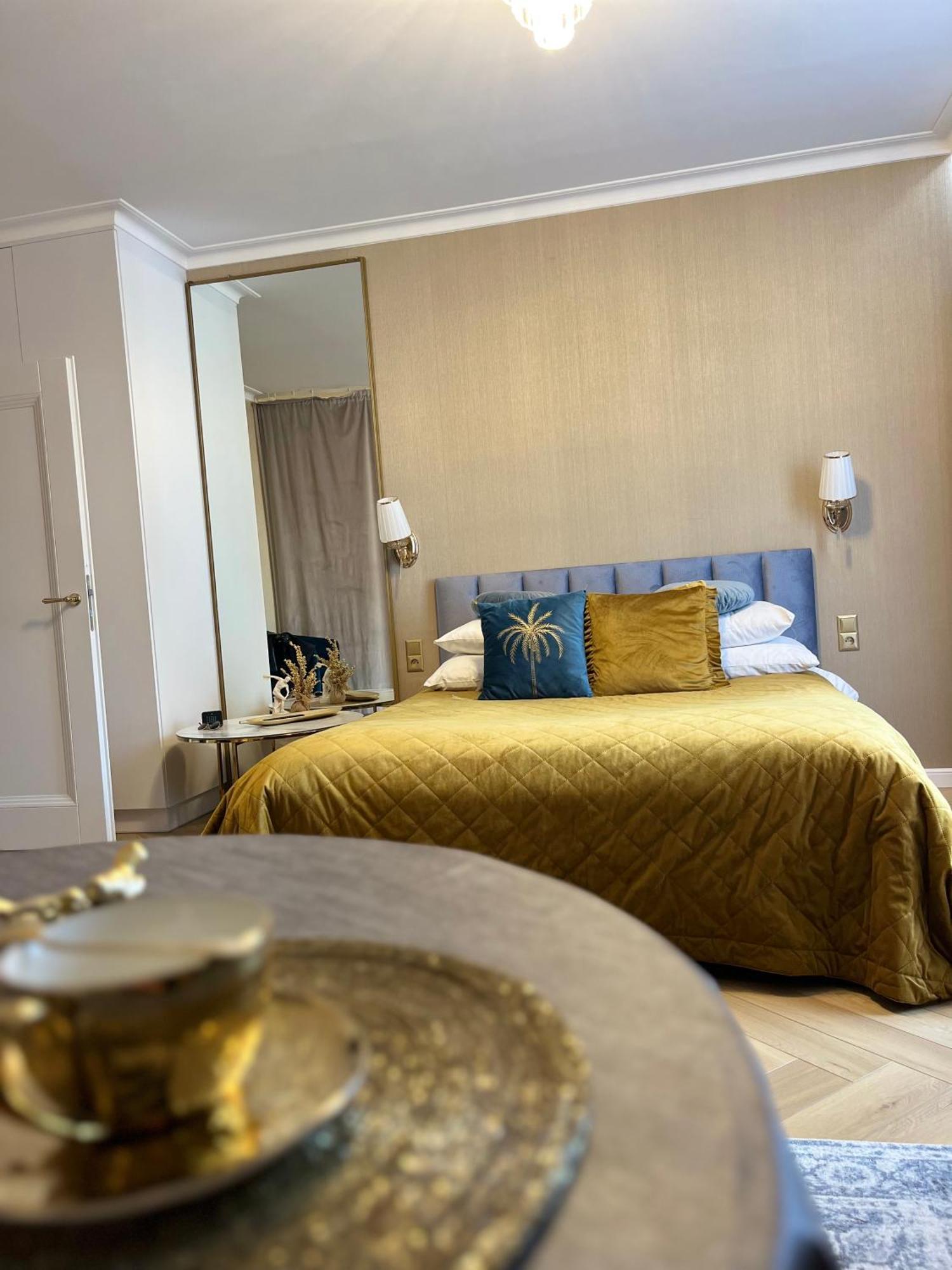 Gold Apartments Jacuzzi Room Ζεστοκόβα Εξωτερικό φωτογραφία